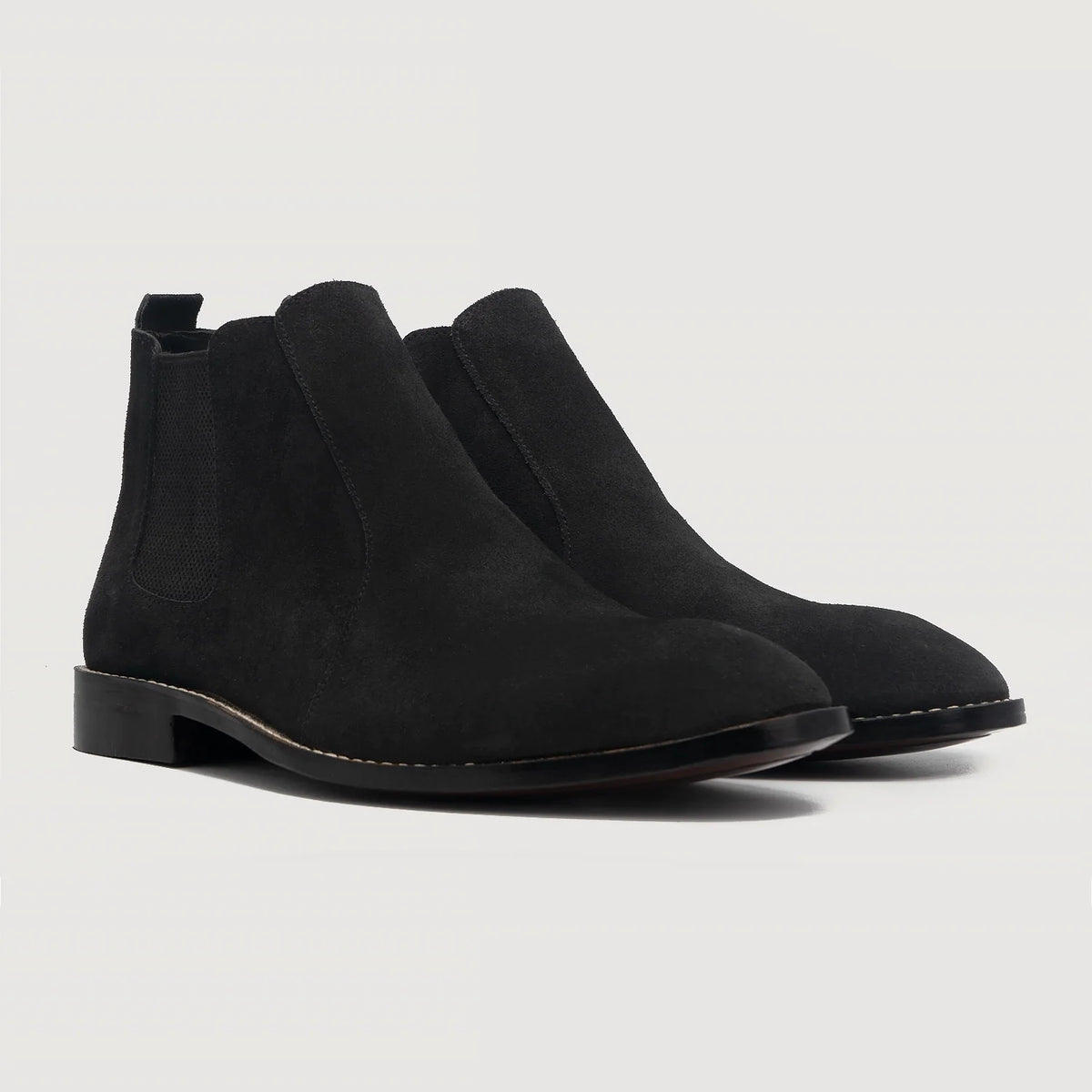 Clarkson Chelsea Negro Suede Botas de cuero para Hombre For Men in Black Goatskin Suede - Vista de perfil | Comprar online