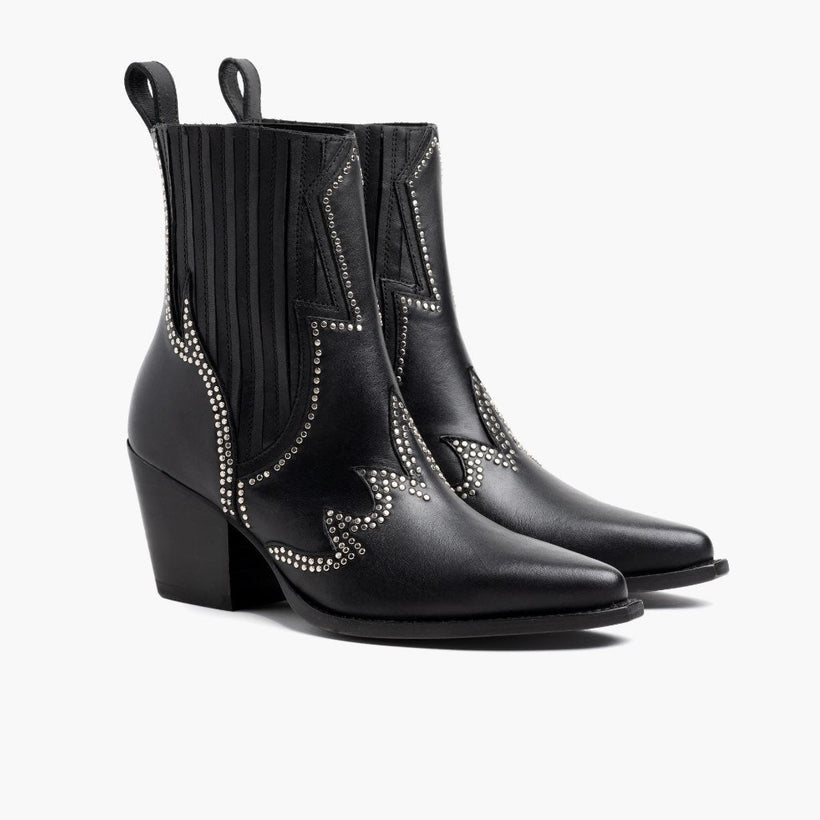 Black Full-Grain leather Boots - Goodyear Welt Construction & Front Toe Box Detail