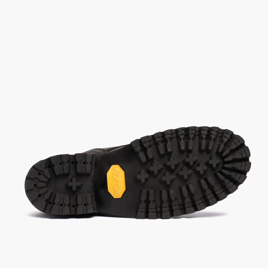 High-Traction Rubber Outsole & Lug Tread Pattern on Challenger Cañón Botas de cuero para Hombre