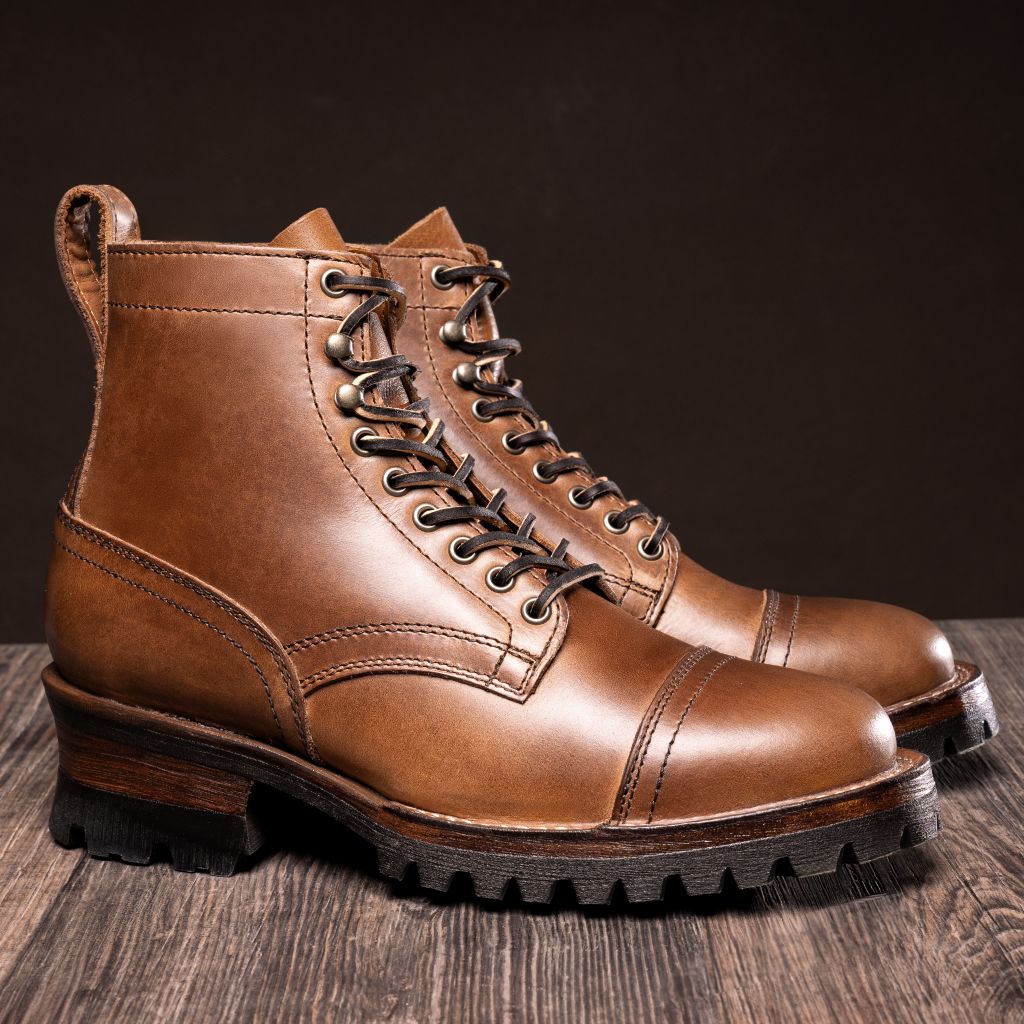 Challenger Sésamo Doble Botas de cuero para Hombre in Classic Full-Grain Leather - Vista de perfil | Comprar online
