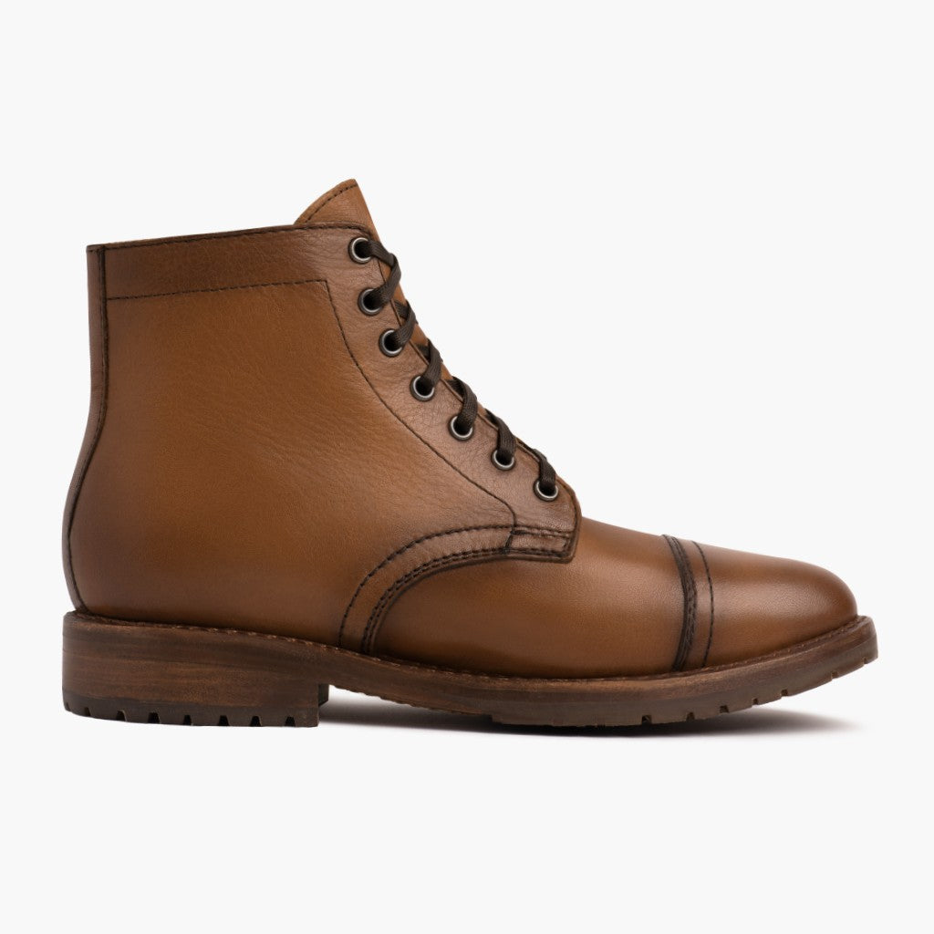 High-Traction Rubber Outsole & Lug Tread Pattern on Major Cuero Botas de cuero para Hombre