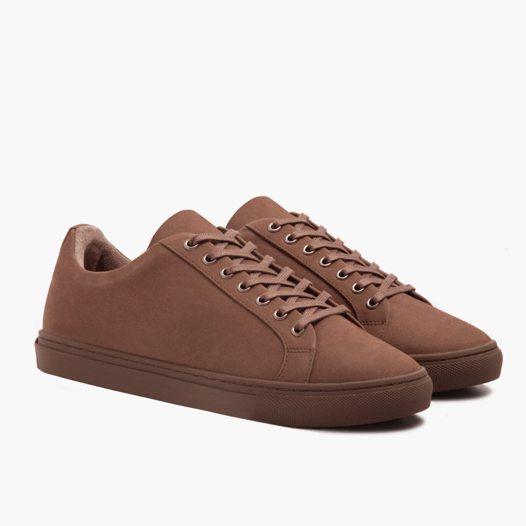 Premier Low Top Pebble Zapatillas de cuero para Hombre For Men in Classic Full-Grain Leather - Vista de perfil | Comprar online