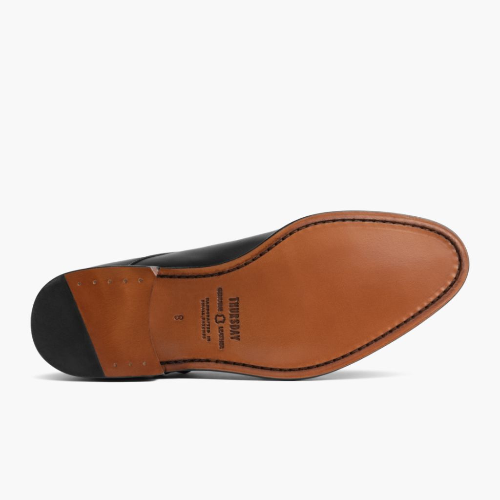 High-Traction Rubber Outsole & Lug Tread Pattern on Saint Negro Mocasines de cuero para Hombre For Men