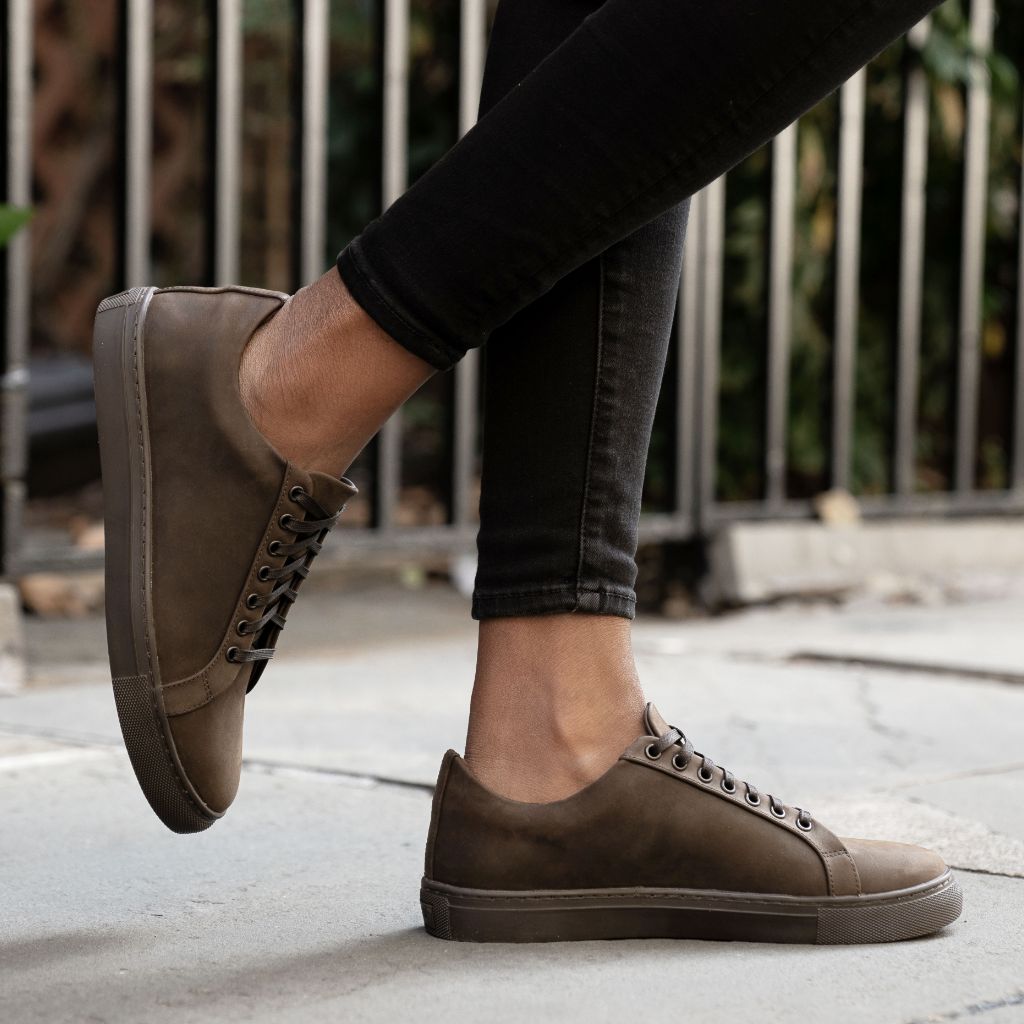 Cushioned Leather Insole & Ergonomic Arch Support Construction Detail