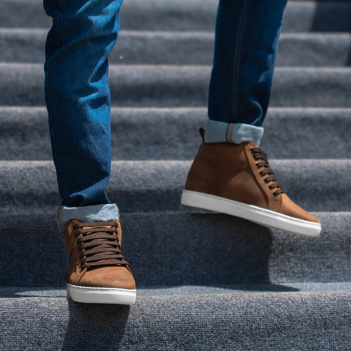 Marty High Top Brown Suede Sneakers For Men - Contrafuerte de talón reforzado y doble costura de precisión