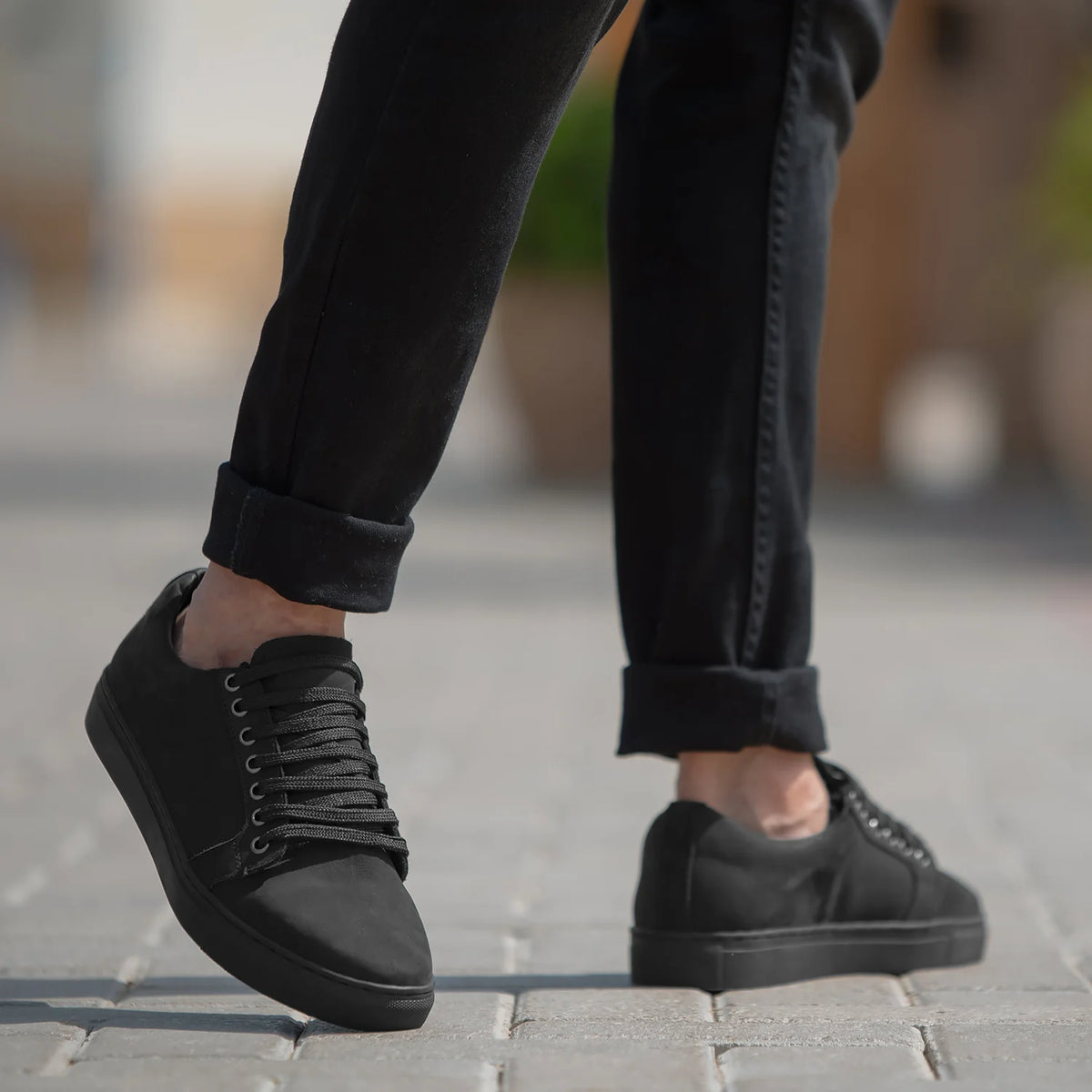 Black Full-Grain leather Sneakers - Construcción cosida Goodyear y puntera delantera