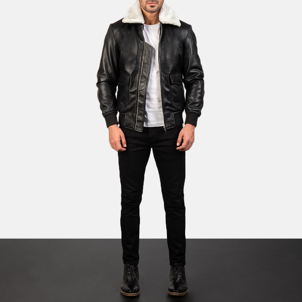 
Airin G-1 Black & White Leather Bomber Jacket - Vista lateral mostrando el corte ergonómico de mangas