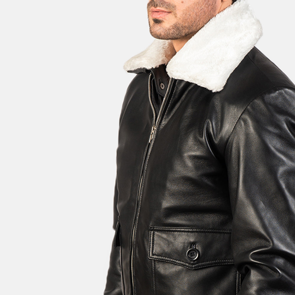 
Vista interior Showing Quilted Viscose Lining & Dos bolsillos interiores de utilidad