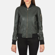 Detalle de cerca of Rib Knit &amp; Zipper Hardware on Ava Ma-1 Green Leather Bomber Jacket