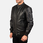 Black Cowhide (Torso) &amp;Amp; Goatskin (Sleeves) Leather Bomber Jacket - Vista trasera con ajuste entallado en hombros y bajo impecable