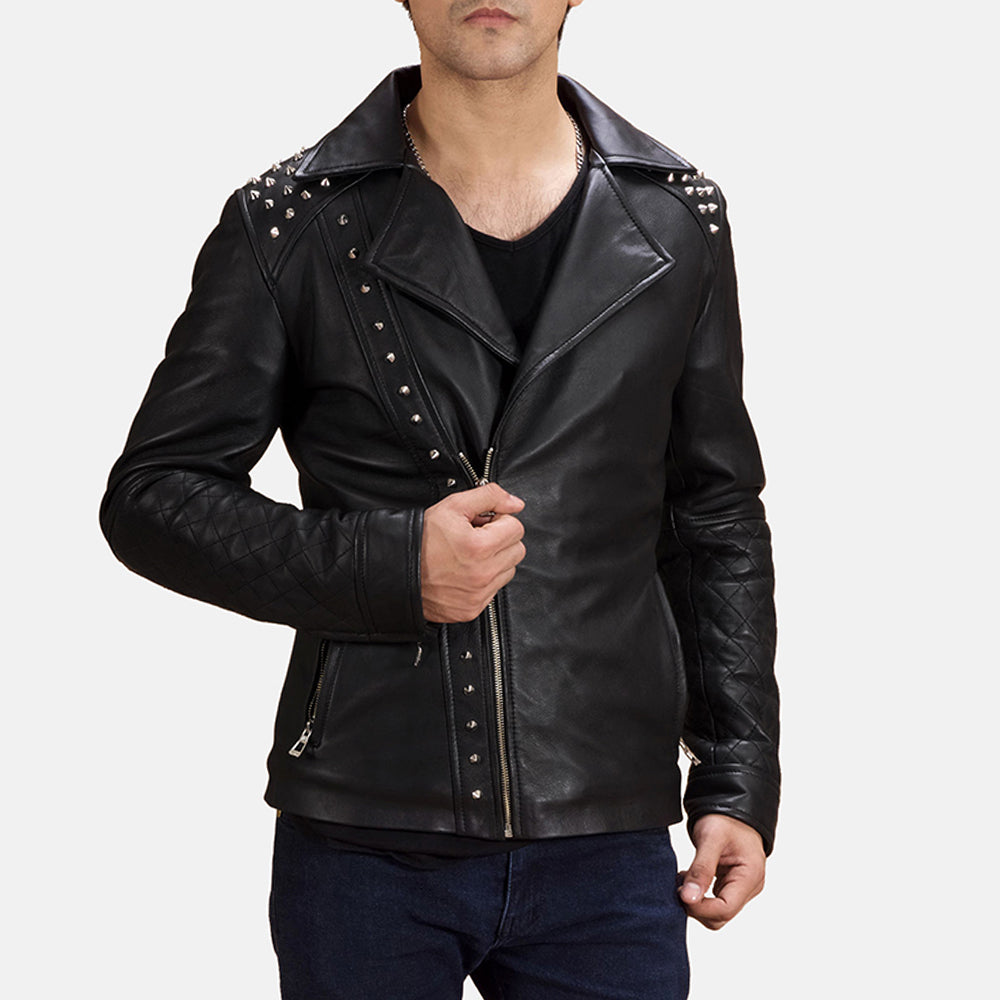 
Negro con Tachuelas Chaqueta Biker de Cuero para Hombre in Black Sheepskin Leather - Vista frontal y silueta entallada | Comprar online