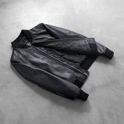 Styled Fit Perspective of Women's Bliss Negro Cazadora Bomber de Cuero para Mujer on Model - Natural Daylight Drape