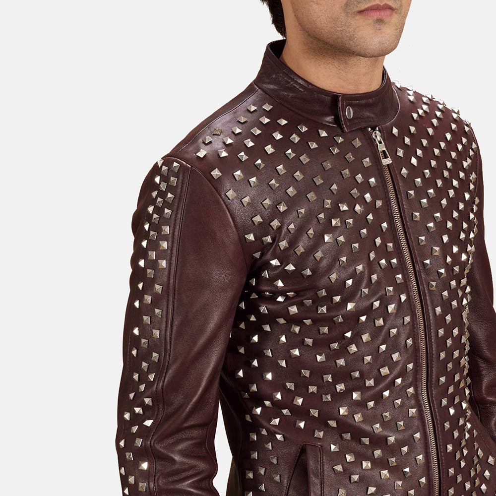 
Primer plano del cuello con broche a presión y cremalleras de Blix Bono Granate Chaqueta Biker de Cuero para Hombre