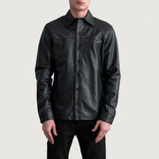 
Bronco Negro Leather Shirt para Hombre - Vista lateral mostrando el corte ergonómico de mangas