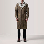Distressed Brown Sheepskin Snuffed Aviator Jacket - Vista trasera con ajuste entallado en hombros y bajo impecable