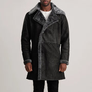Detalle de cerca of Notch &amp; Button Hardware on Charles Brown Suede Leather Shearling Double-Breasted Coat