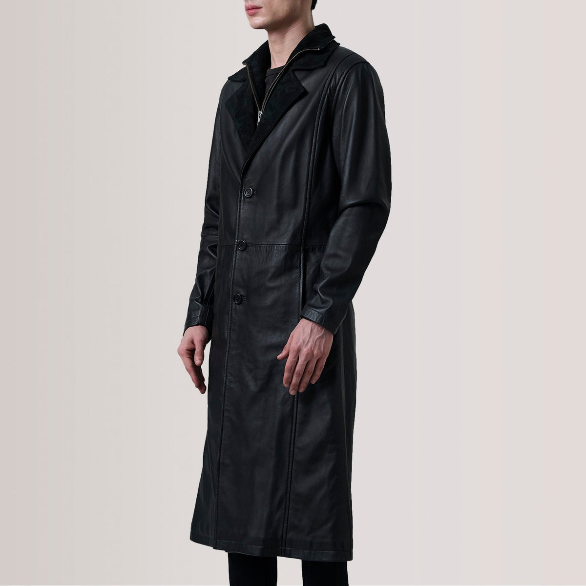 Charlton Negro Leather Single Breasted Abrigo de Cuero para Hombre For Men - Vista de perfil lateral con corte ergonómico de manga