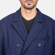 Detalle de cerca of Notch &amp; Button Hardware on Men's Blue Wool Double Breasted Coat