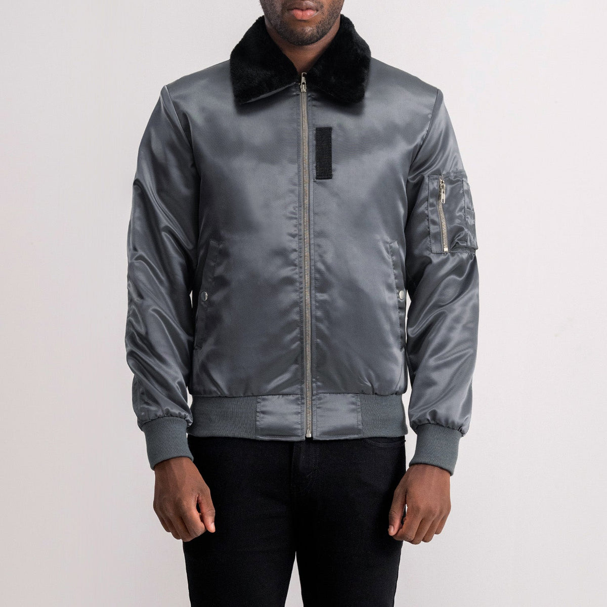 Clyde B-15 Grey Bomber Jacket in Grey Satin - Vista frontal y silueta a medida | Comprar online
