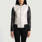 
Cole Silver Chaqueta Bomber de Cuero para Mujer in Silver & Black Sheepskin Leather - Vista frontal y silueta entallada | Comprar online