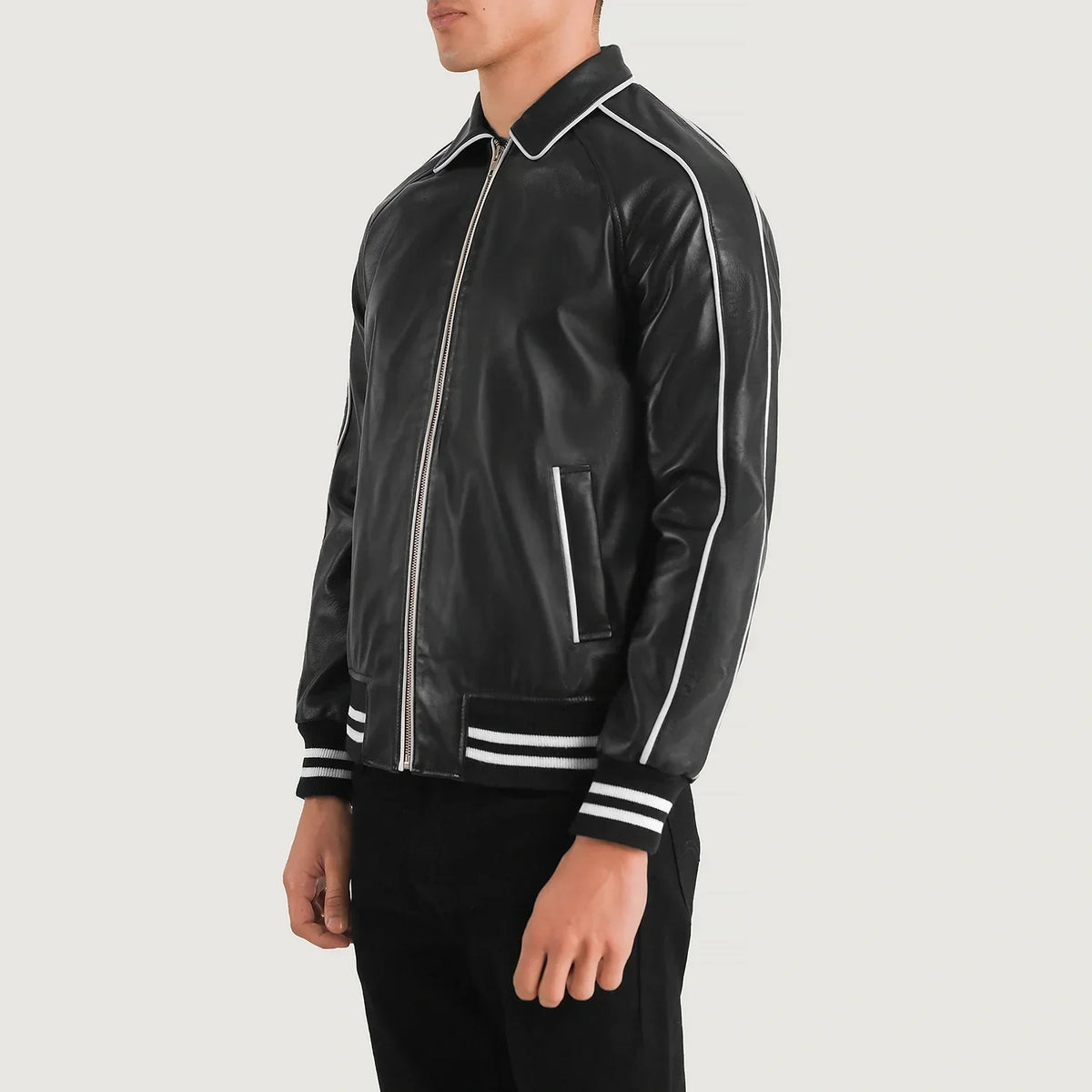 Black Sheepskin Leather Varsity Jacket - Vista trasera con ajuste entallado en hombros y bajo impecable