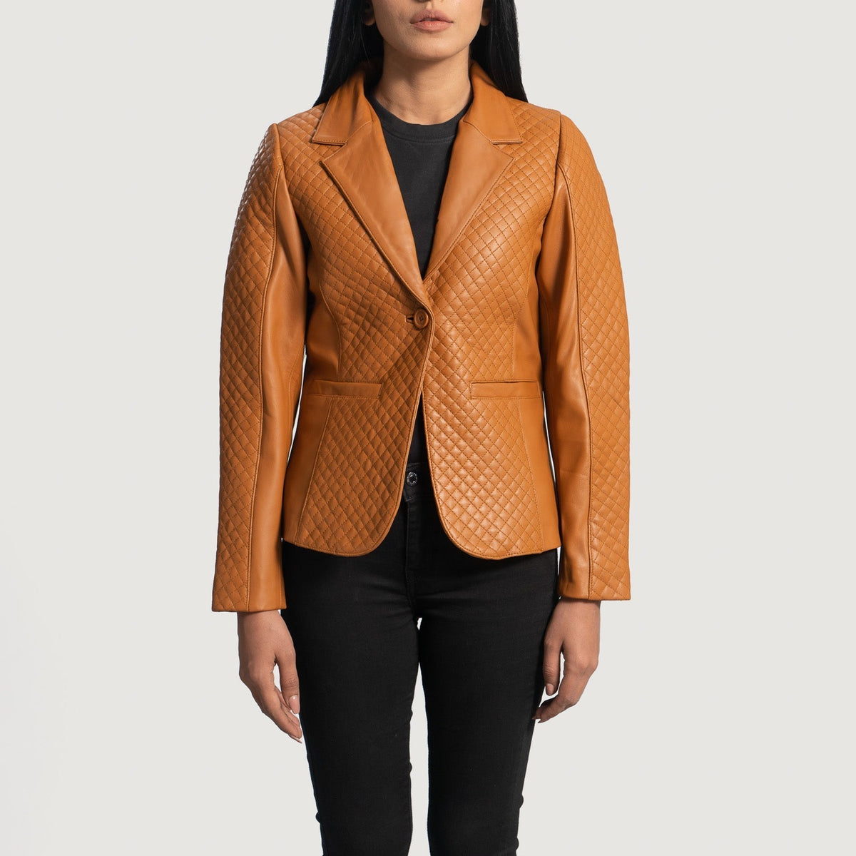 
Cora Acolchado Marrón Blazer de Cuero de Cuero para Mujer in Brown Sheepskin Leather - Vista frontal y silueta entallada | Comprar online
