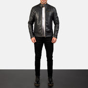 
Dean Negro Chaqueta Biker de Cuero para Hombre - Vista lateral mostrando el corte ergonómico de mangas