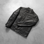 
Detalle artesanal del bajo en Dean Negro Chaqueta Biker de Cuero para Hombre