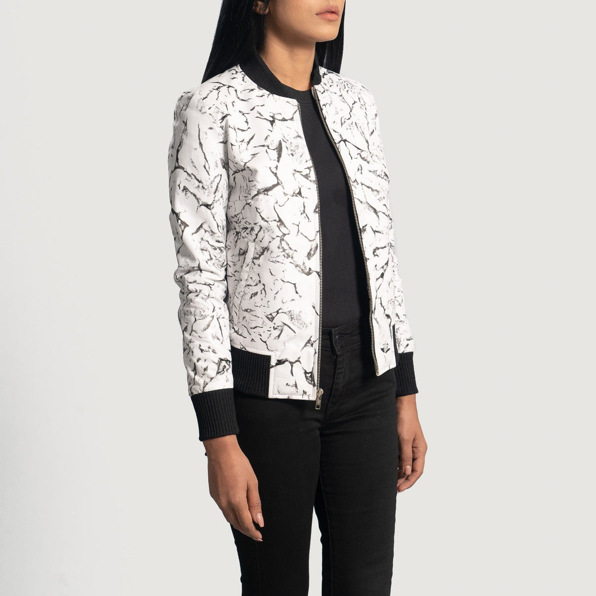 White Sheepskin Dip &amp;Amp; Dye Bomber Jacket - Vista posterior con hombros definidos y bajo impecable
