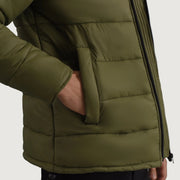 
Vista interior Showing Quilted Viscose Lining & Dos bolsillos interiores de utilidad