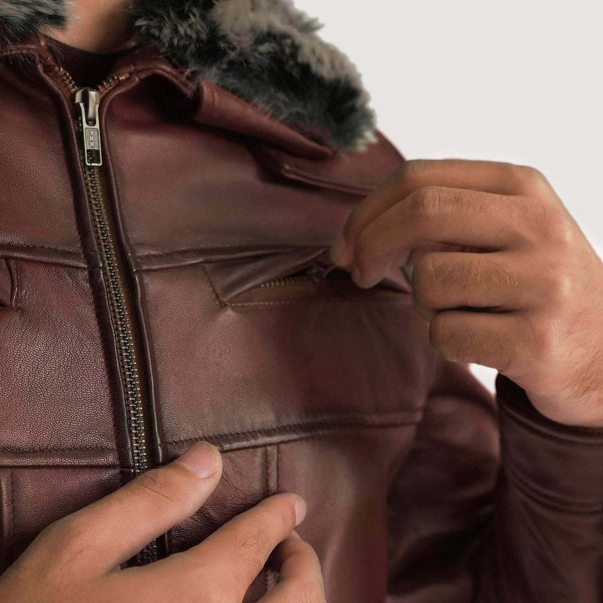 
Authentic Sheepskin Burnishing with Burnishing Finish Grain Texture & Heavy-Duty Seam Stitching Detail