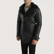 
Black Sheepskin Leather Aviator Jacket - Vista posterior con hombros definidos y bajo impecable