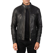 
Gatsby Quilted Black Leather Biker Jacket in Black Goatskin Leather - Vista frontal y silueta entallada | Comprar online