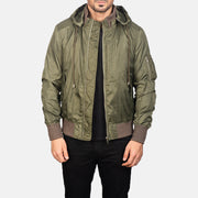 
Hanklin Ma-1 Green Hooded Bomber Jacket in Green Nylon - Vista frontal y silueta entallada | Comprar online