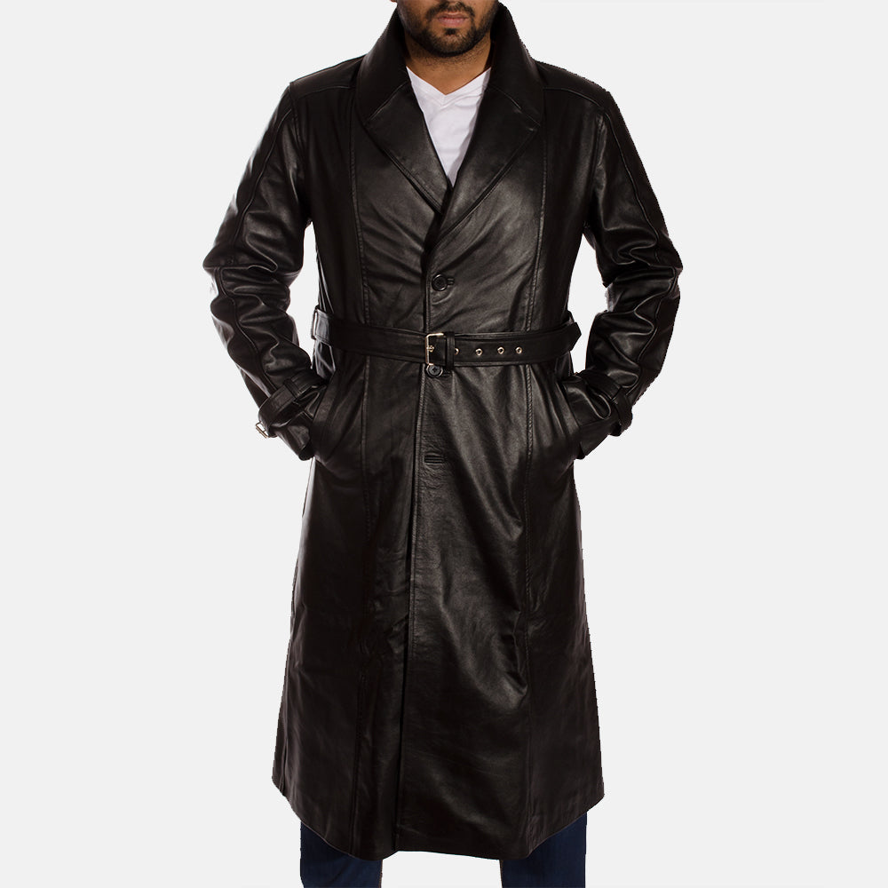 
Black Cowhide Leather Trench Coat - Vista posterior con hombros definidos y bajo impecable