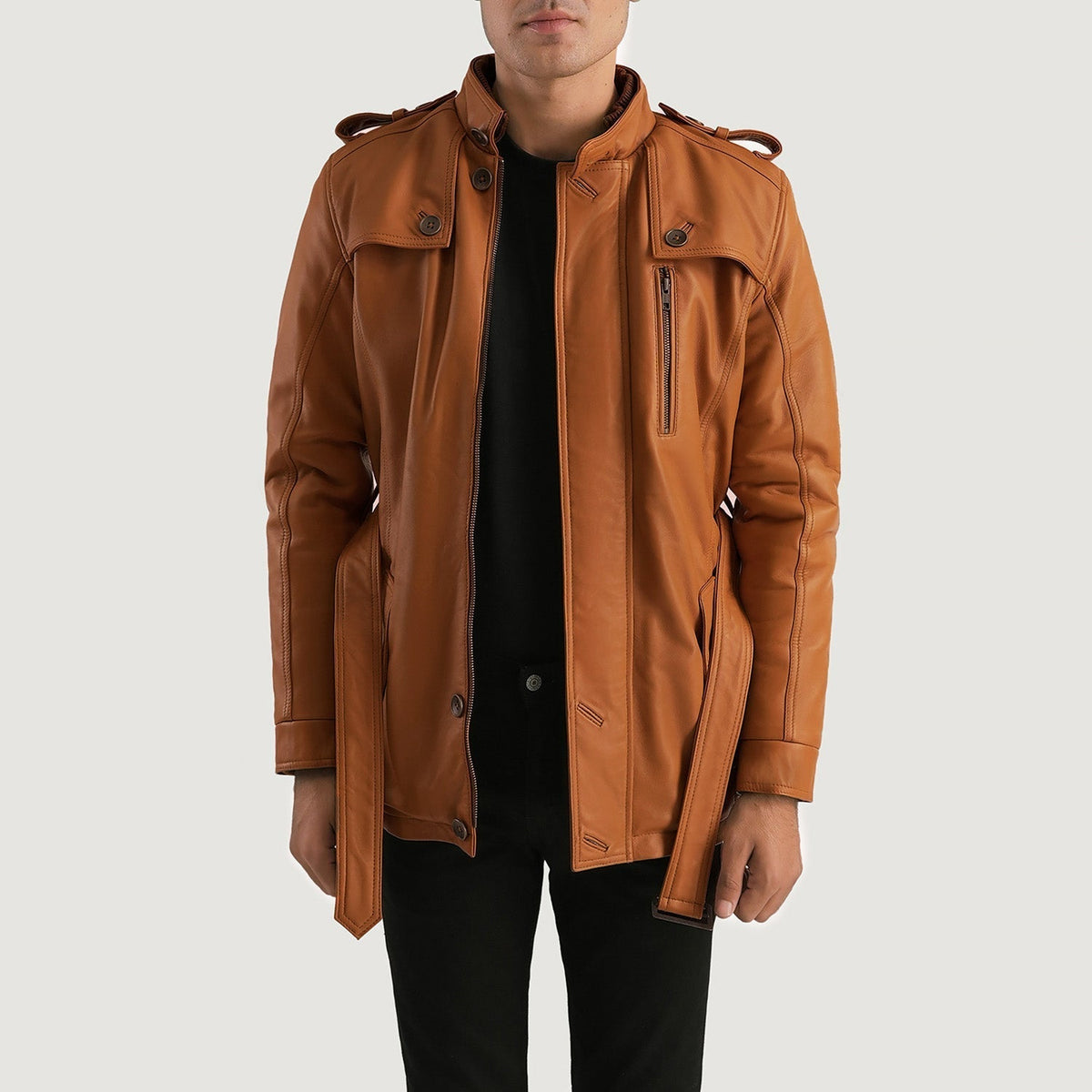 
Hunter Tostado Marrón Fur Chaqueta de Cuero para Hombre in Tan Brown Sheepskin Leather - Vista frontal y silueta entallada | Comprar online