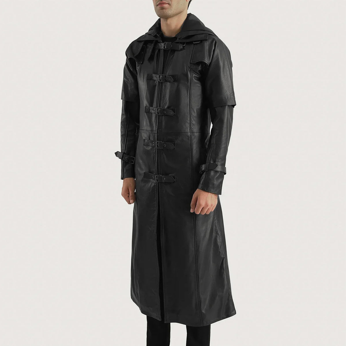 
Black. Cowhide Leather Trench Coat - Vista posterior con hombros definidos y bajo impecable