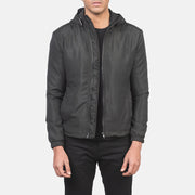
Jimmy Negro Hooded Windbreaker Chaqueta de Cuero para Hombre in Black Polyester - Vista frontal y silueta entallada | Comprar online