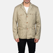 Detalle de cerca of Notch &amp; Button Hardware on Kajetan Beige Safari Chaqueta de Cuero para Hombre