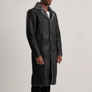 
Distressed Black Sheepskin Snuffed Aviator Jacket - Vista posterior con hombros definidos y bajo impecable