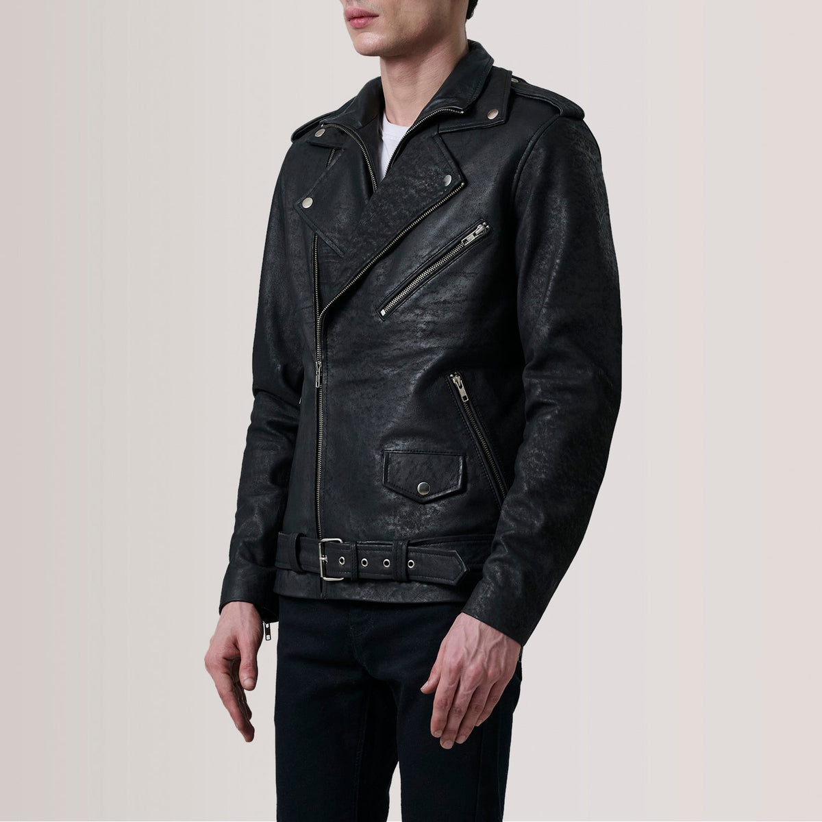 
Kole Negro Envejecido Leather Double Rider Chaqueta de Cuero para Hombre - Vista lateral mostrando el corte ergonómico de mangas