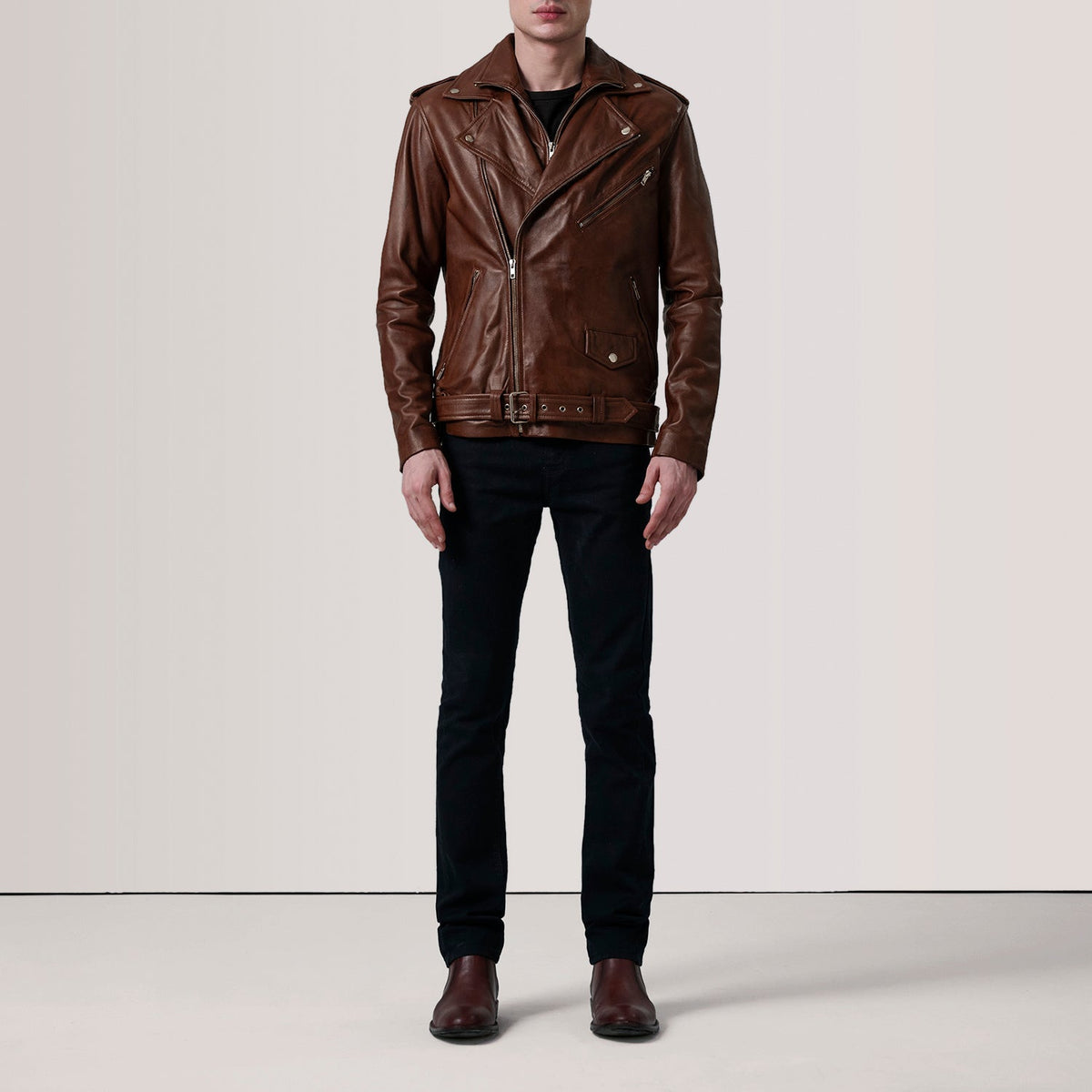 Distressed Brown Sheepskin Burnished Biker Jacket - Vista posterior con hombros definidos y bajo impecable