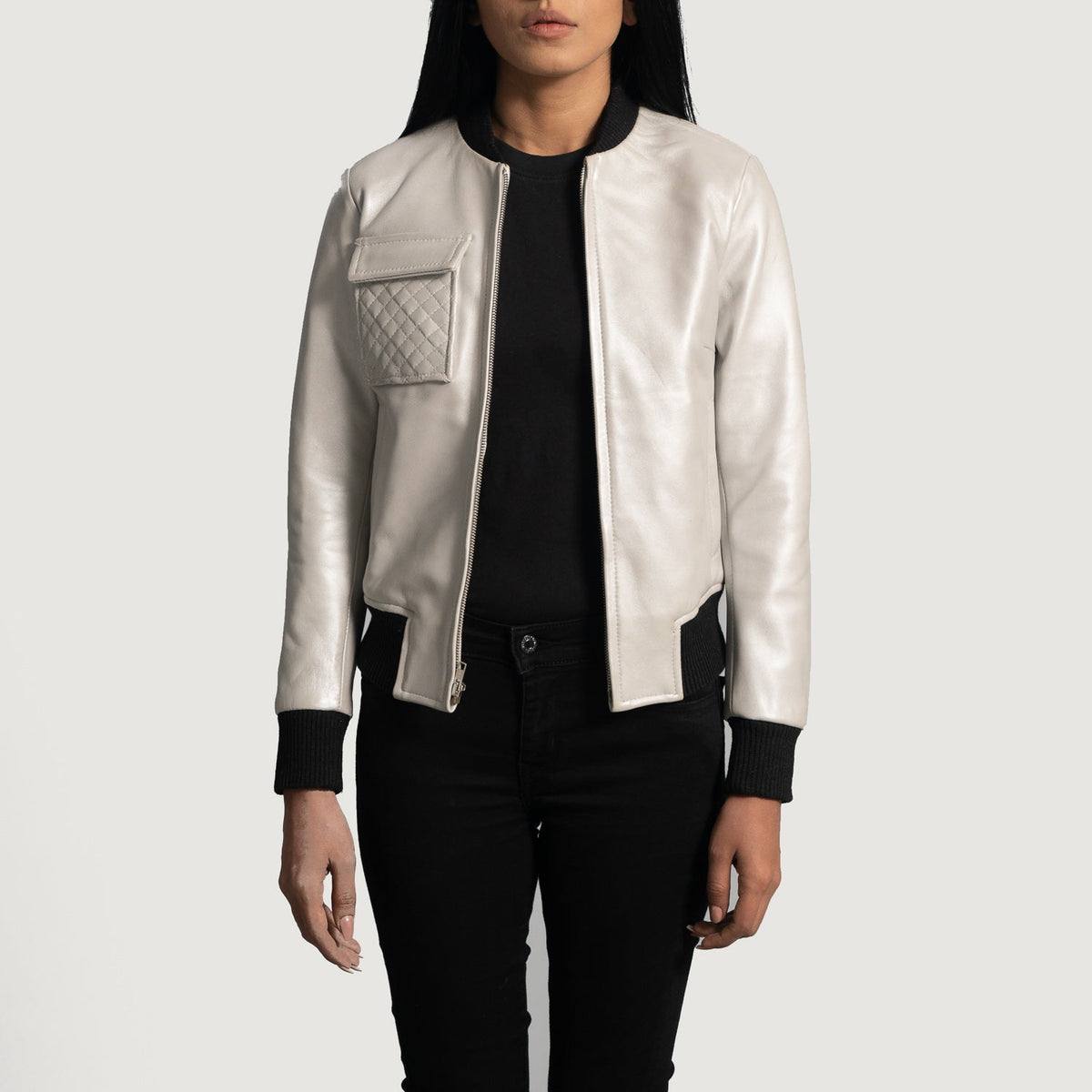Women's Lana Silver Cazadora Bomber de Cuero para Mujer in Silver Sheepskin Leather - Vista frontal y silueta a medida | Comprar online