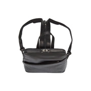 Solid Antique Brass Hardware &amp; Heavy-Duty Dual Zipper Detail on Claire Full-Grain Leather Backpack para Mujer