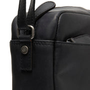 
Classic 100% Full-Grain leather Bag - Perspectiva trasera con correas de cuero reforzadas