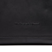 
Classic 100% Full-Grain leather Bag - Perspectiva trasera con correas de cuero reforzadas