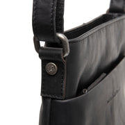 Vista interior Showing Dedicated Padded Laptop Sleeve &amp; Multi-Compartment Organization