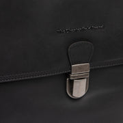 Classic 100% Full-Grain leather Goods - Vista trasera con ajuste entallado en hombros y bajo impecable
