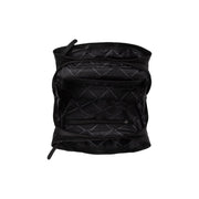 
Vista de detalle of Classic Collar & Heavy-Duty Zipper Hardware on Passau Bolso de mano de cuero flor