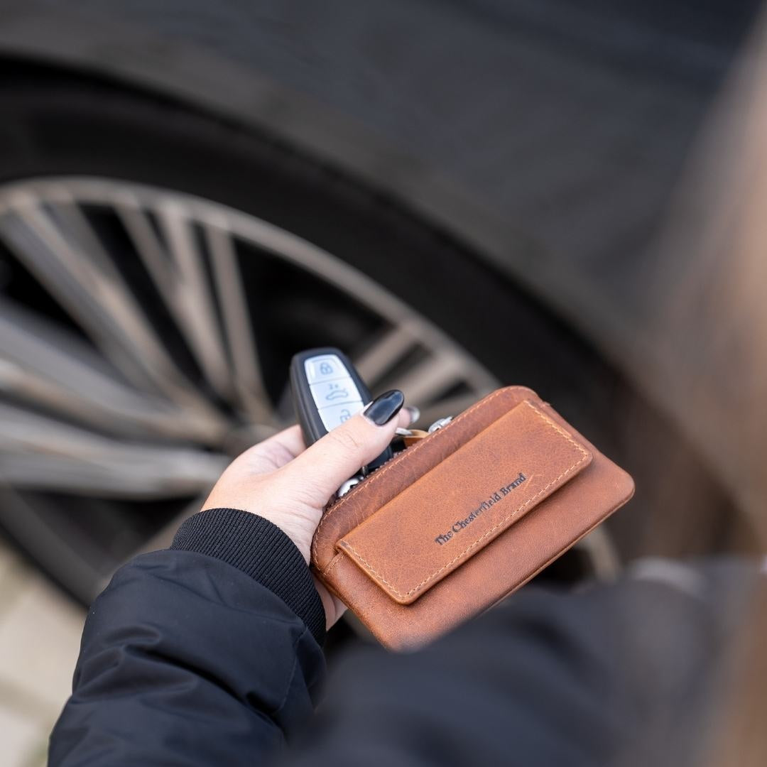 Oliver Full-Grain Leather Key Case para Mujer – Vista alternativa del producto 2